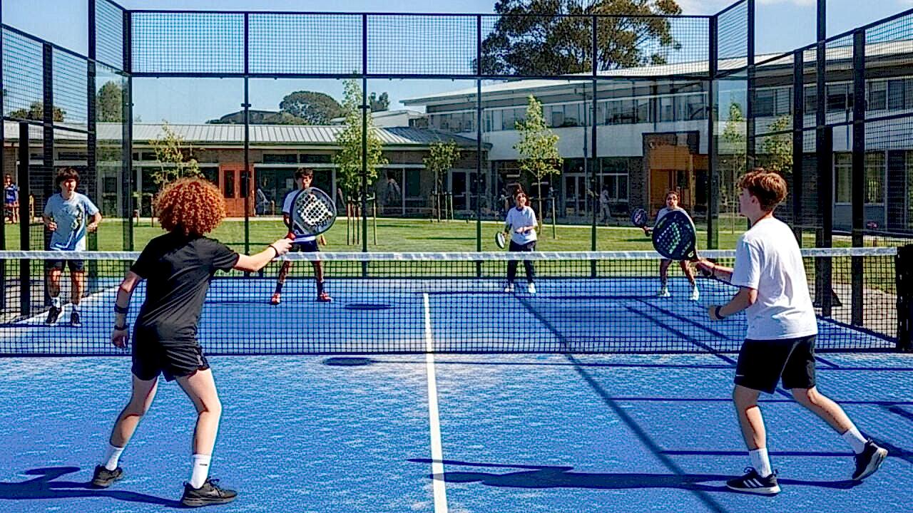 Okullar için Padel Kortu Yapımı