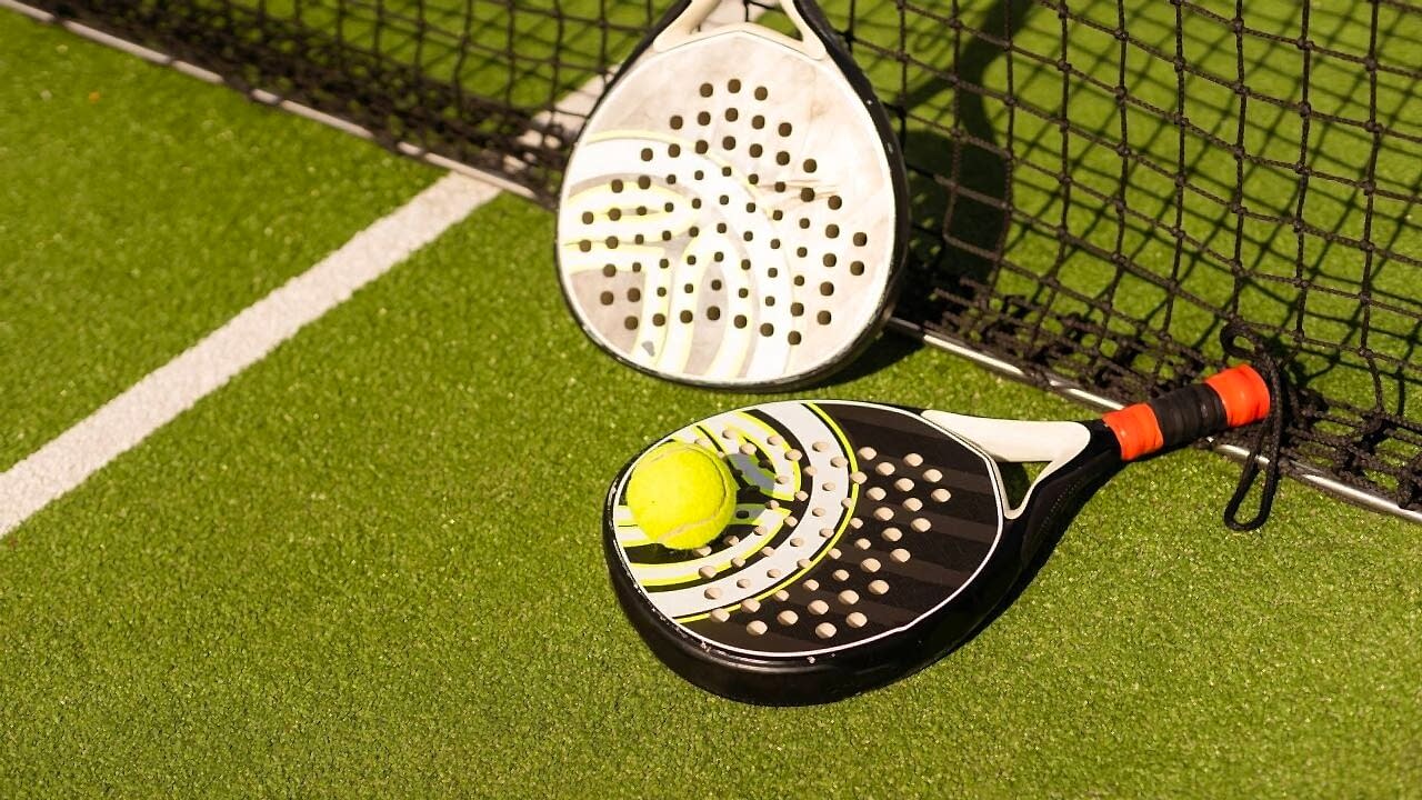 Profesyonel Padel Kortu için En Uygun Suni Çim Hangisidir?